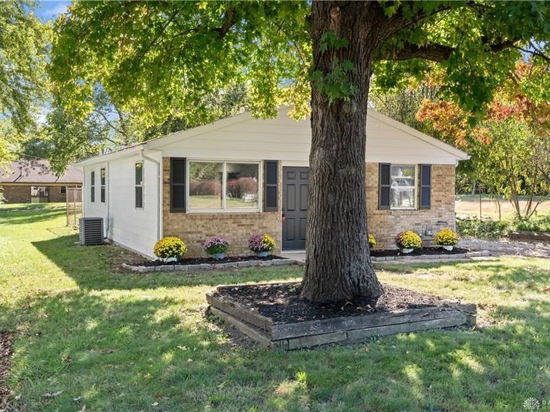 645 E Church Street, Xenia, OH 45385 Photo 2