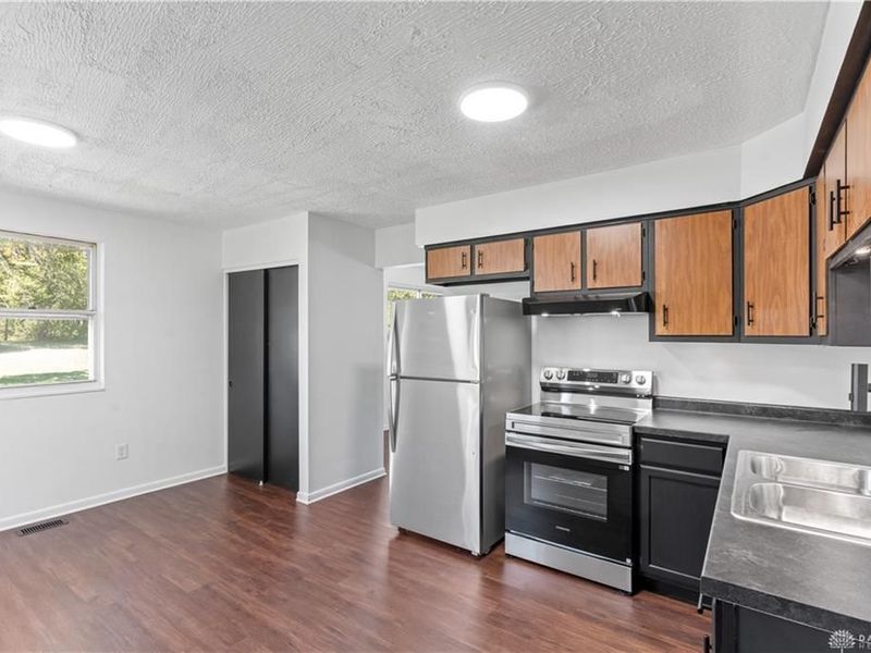 645 E Church Street, Xenia, OH 45385 Photo 9