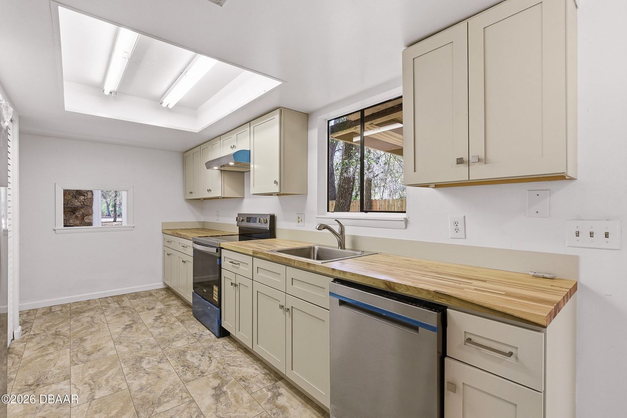 38 Snaresbrook Court, Ormond Beach, FL 32174 Photo