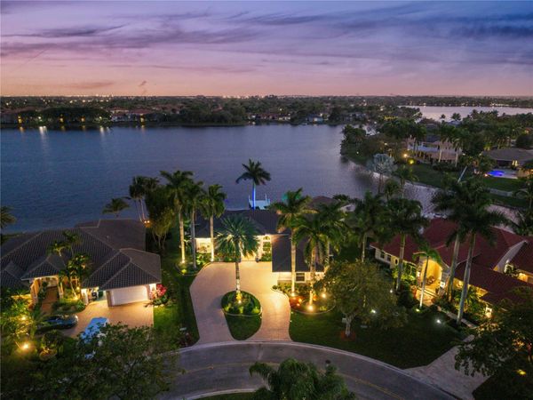 11940 NW 9th St, Coral Springs, FL 33071