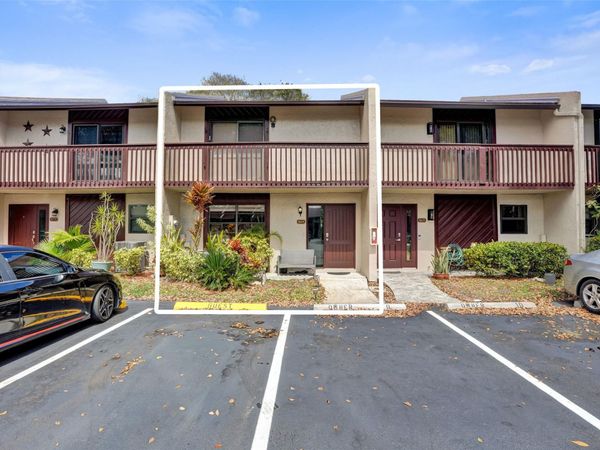 869 NW 47th St, Deerfield Beach, FL 33064