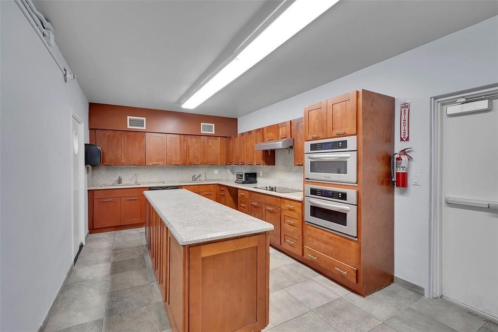 4300 N Ocean Boulevard, Unit 14g, Fort Lauderdale, FL 33308 Photo