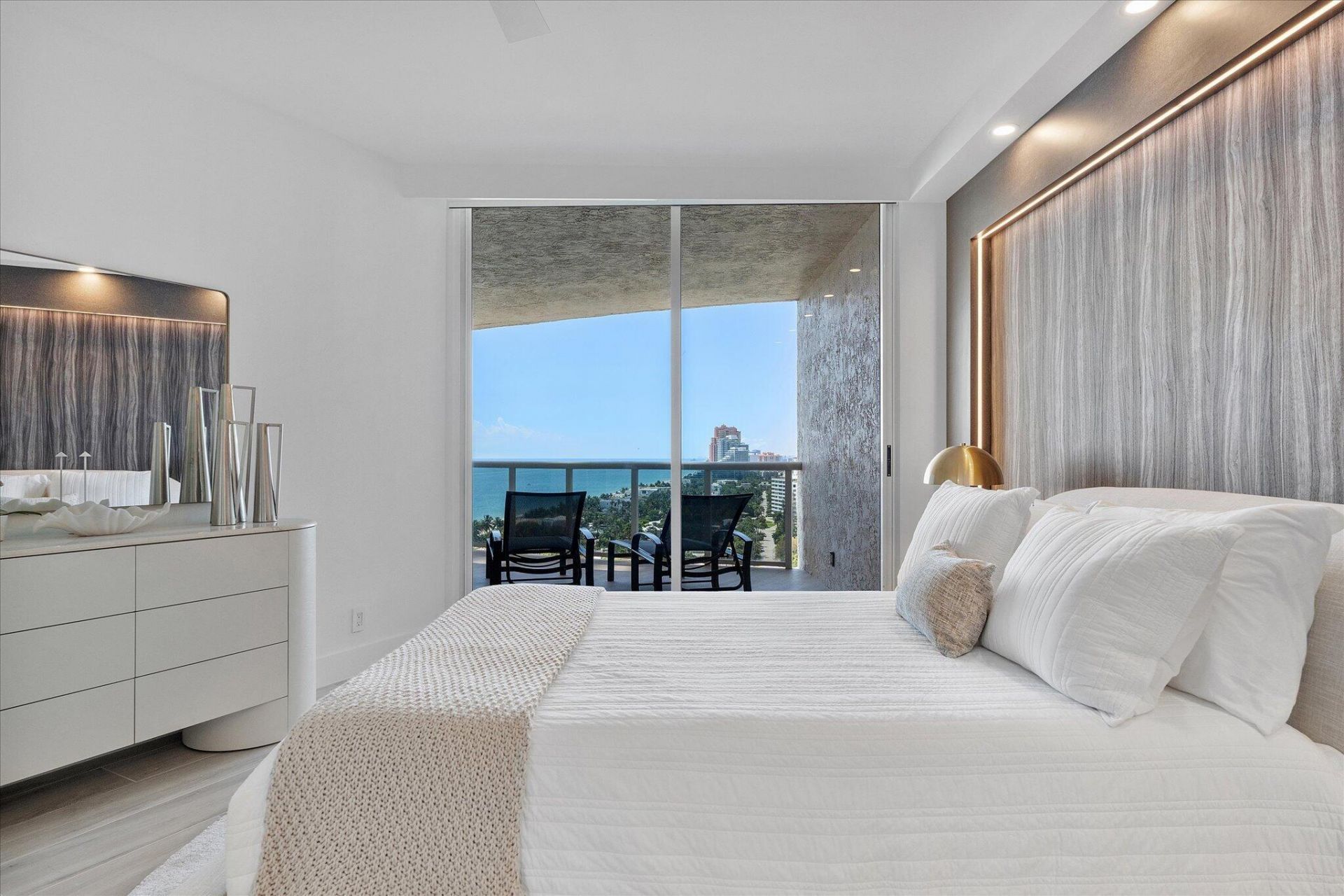 3100 N Ocean Boulevard, Unit 1706, Fort Lauderdale, FL 33308 Photo