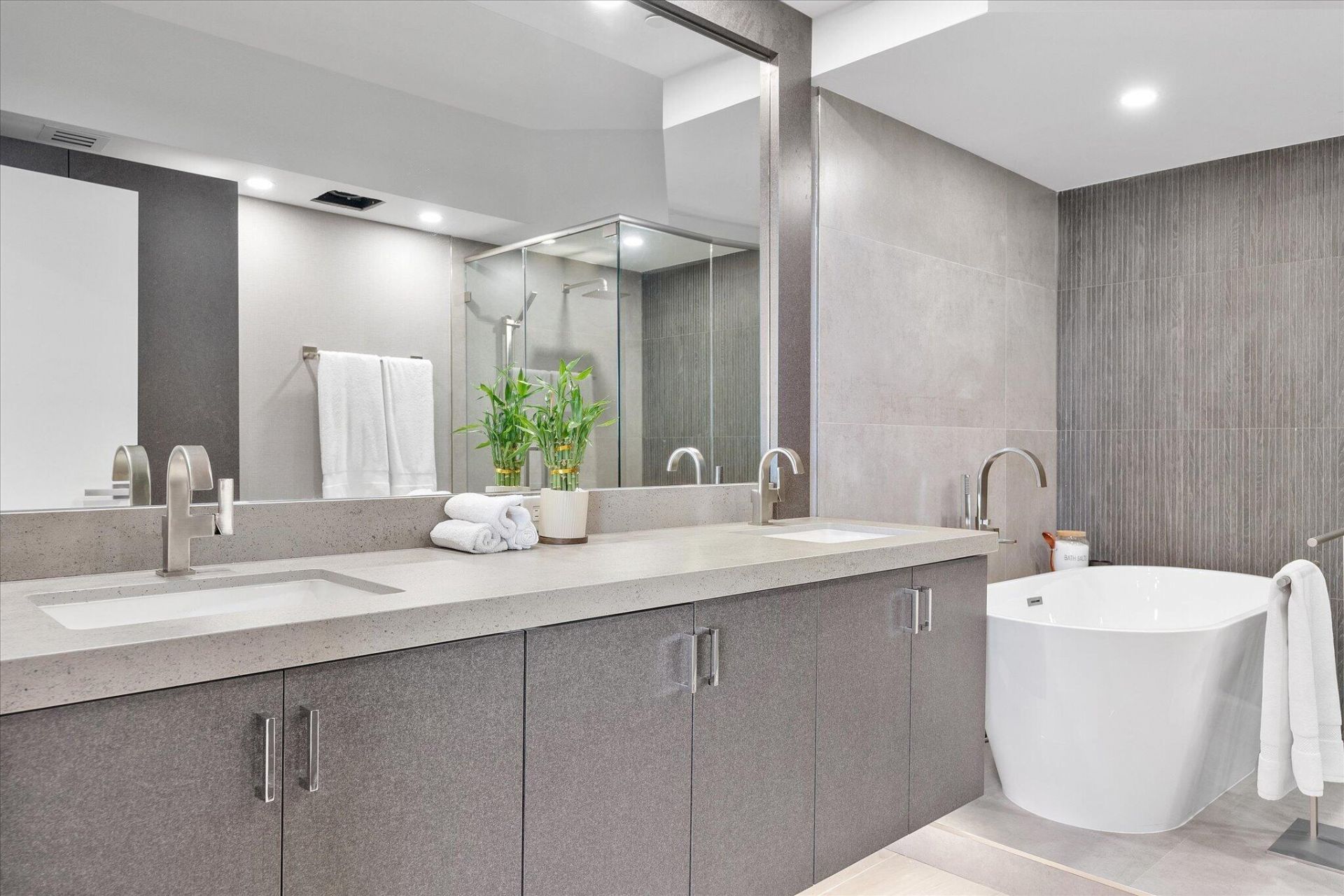 3100 N Ocean Boulevard, Unit 1706, Fort Lauderdale, FL 33308 Photo