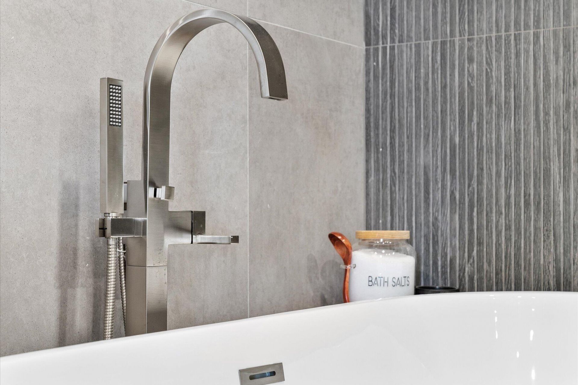 3100 N Ocean Boulevard, Unit 1706, Fort Lauderdale, FL 33308 Photo