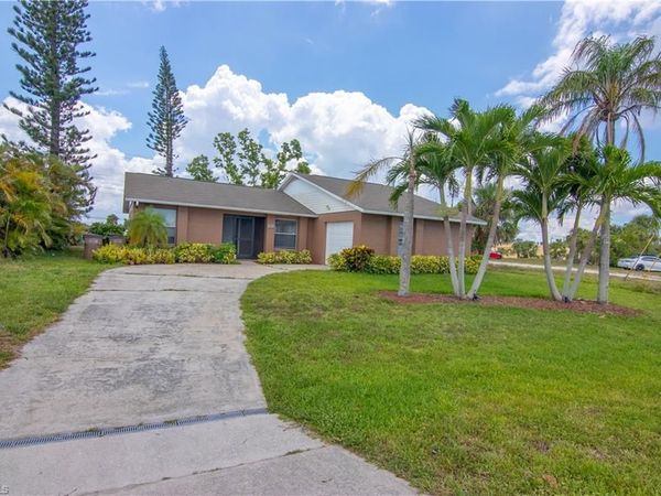 1913 SE 15th PL , CAPE CORAL, FL 33990