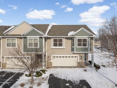 3190 Frontier Drive, Woodbury, MN 55129
