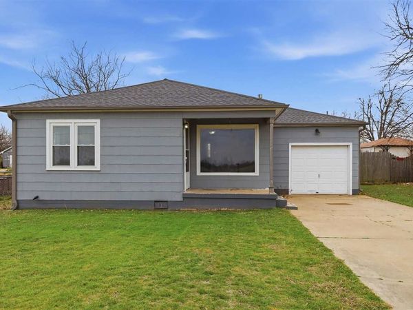 1106 Locust, Perry, OK 73077