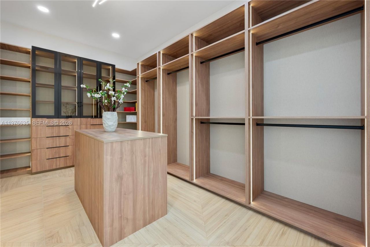 6990 SW 58th St , Miami, FL 33143 Photo