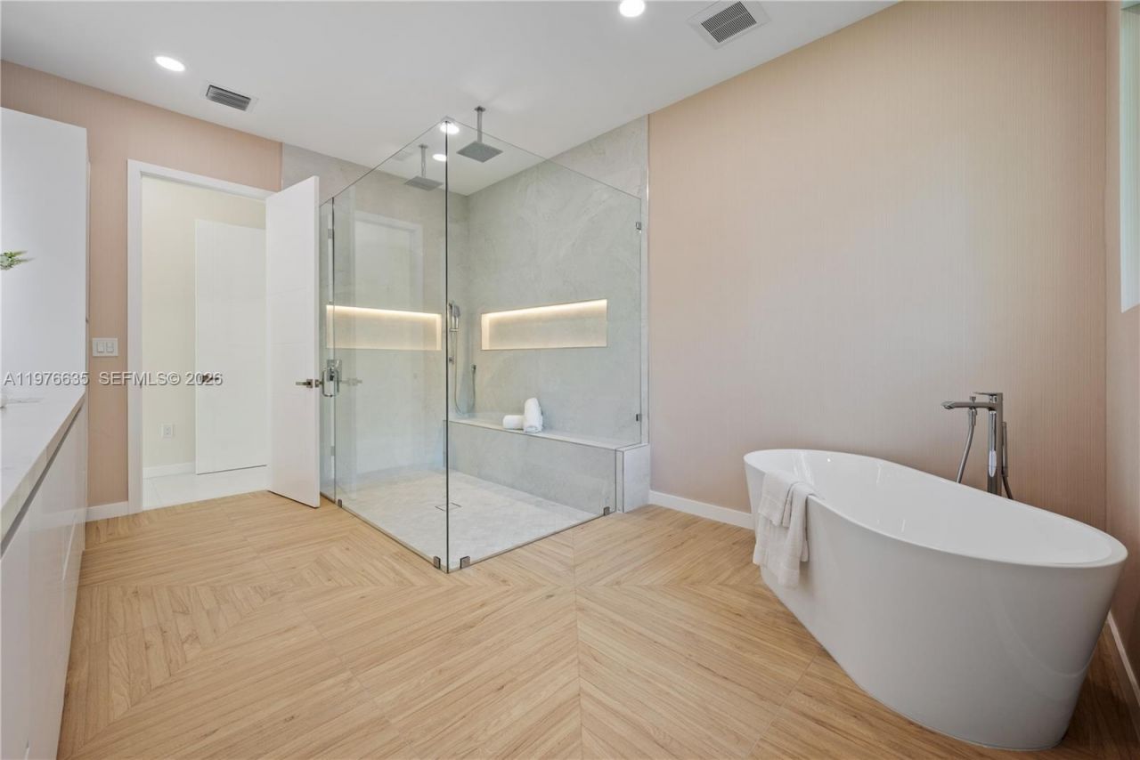 6990 SW 58th St , Miami, FL 33143 Photo