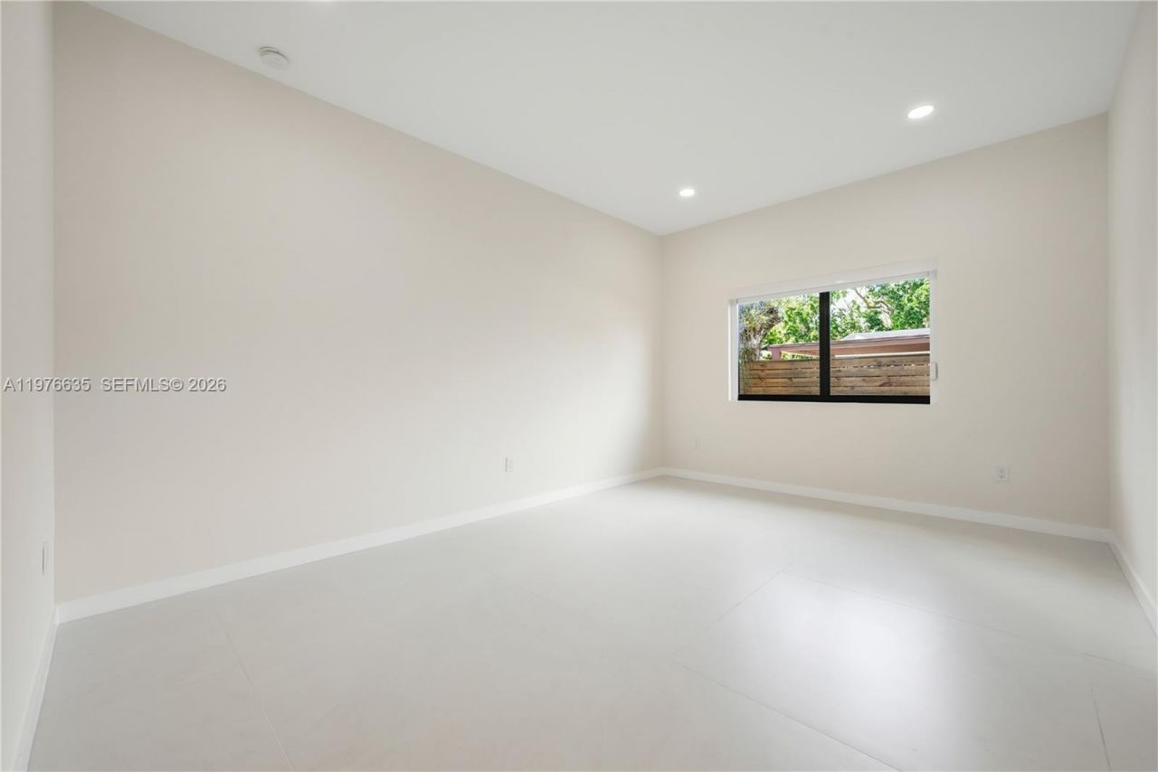 6990 SW 58th St , Miami, FL 33143 Photo