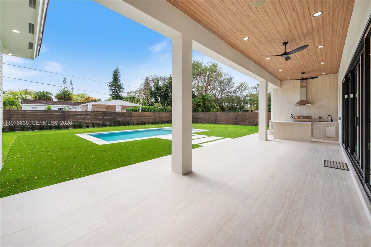 6990 SW 58th St , Miami, FL 33143 Photo