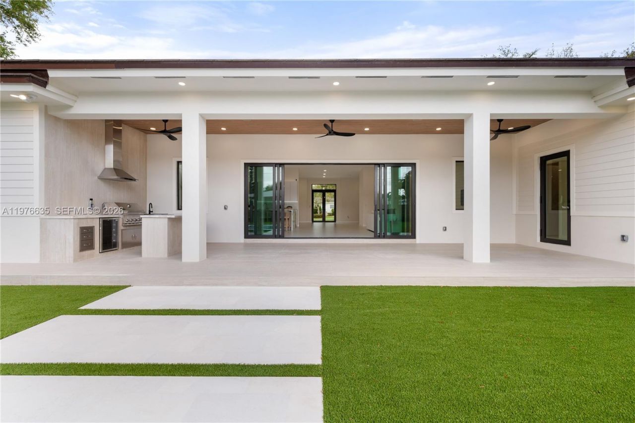 6990 SW 58th St , Miami, FL 33143 Photo