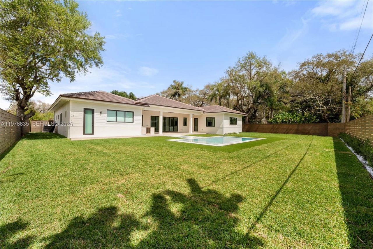 6990 SW 58th St , Miami, FL 33143 Photo