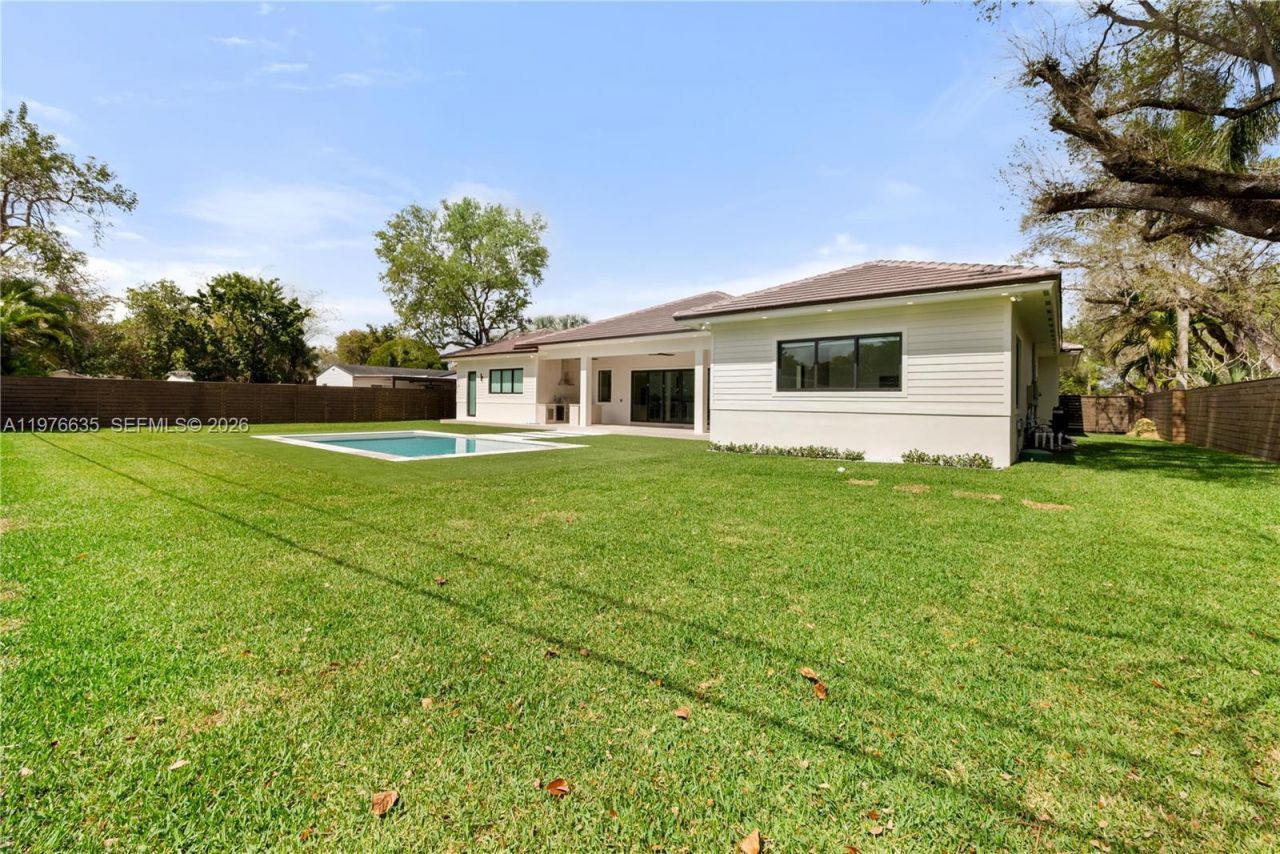 6990 SW 58th St , Miami, FL 33143 Photo