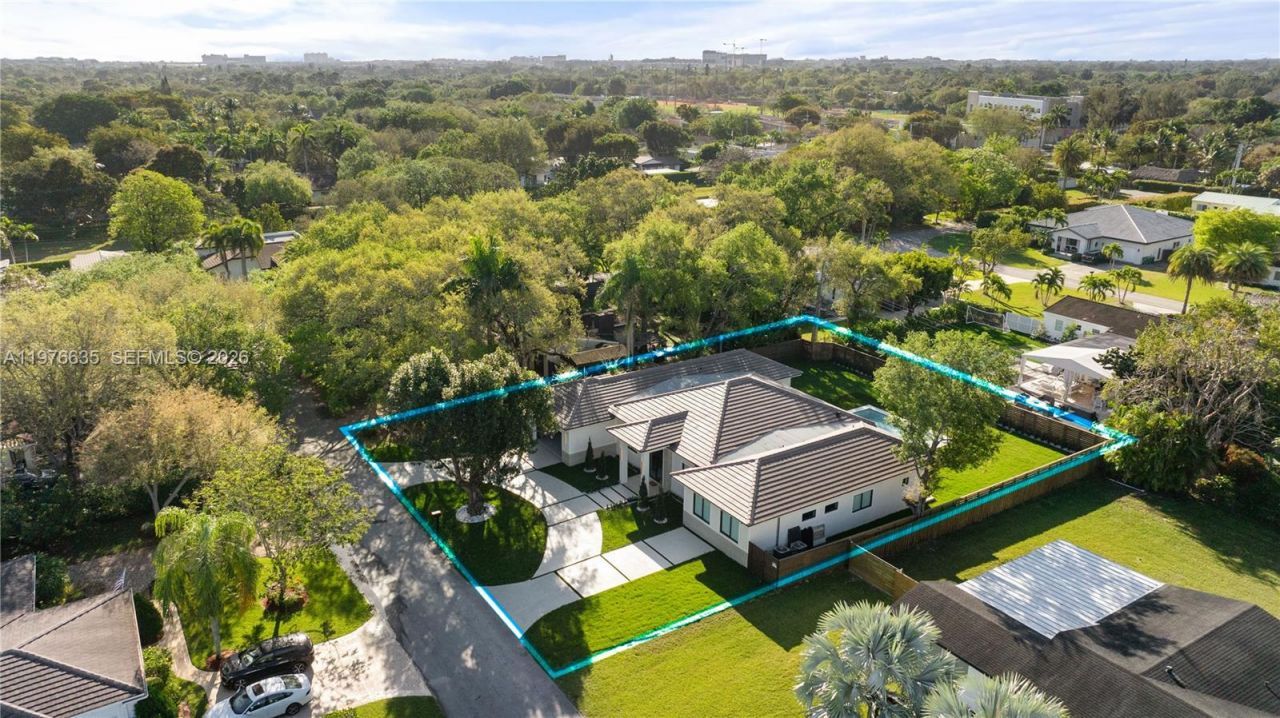 6990 SW 58th St , Miami, FL 33143 Photo