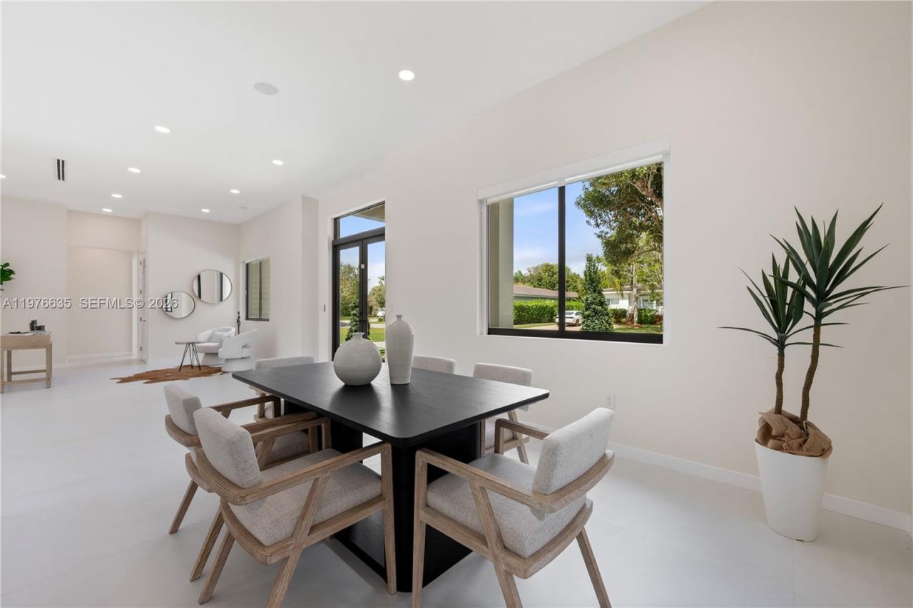 6990 SW 58th St , Miami, FL 33143 Photo