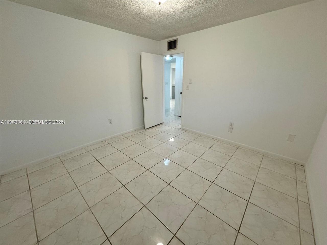 2005 Jefferson St , Unit 205, Hollywood, FL 33020 Photo