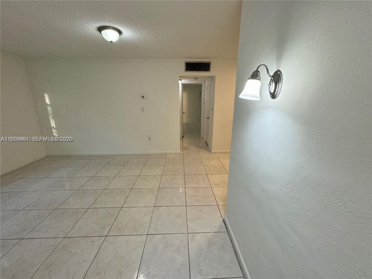 2005 Jefferson St , Unit 205, Hollywood, FL 33020 Photo