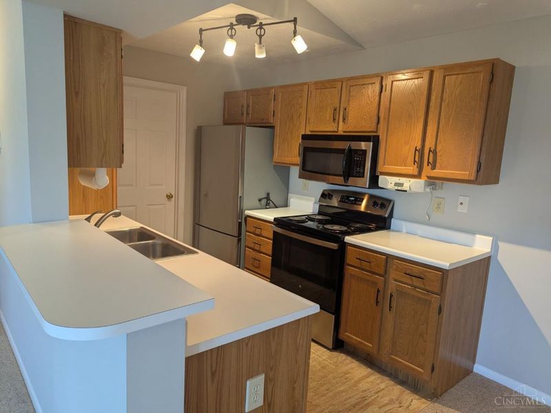 9940 Regatta Drive, Unit 303, Colerain Township, OH 45252 Photo 5