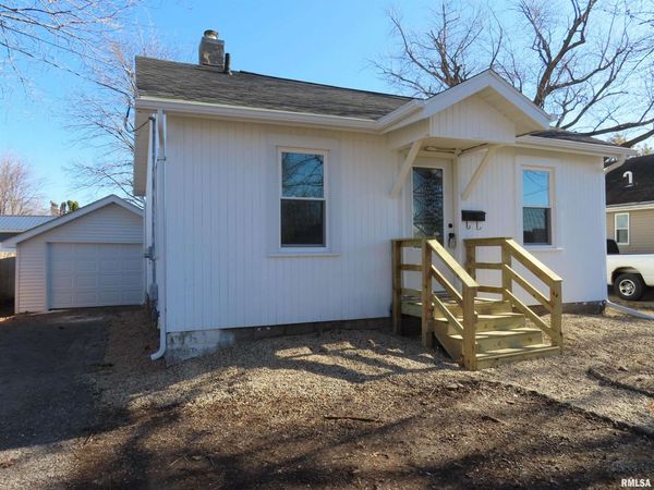 1975 BAIRD Avenue, Galesburg, IL 61401