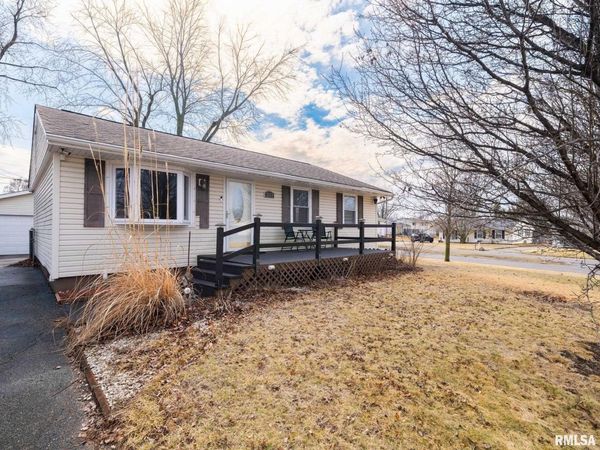 2239 LINNHILL Lane, Washington, IL 61571