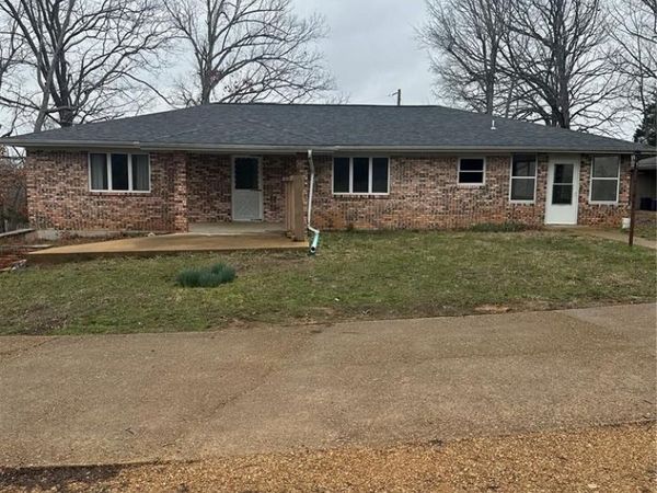 1305 State Highway 142 E , Doniphan, MO 63935