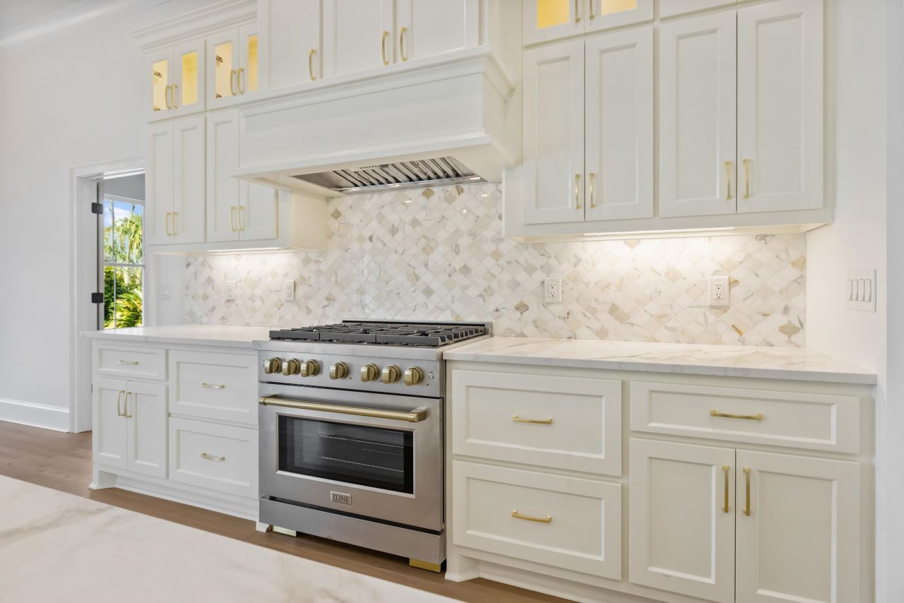 5108 Alwoodley Ln. Photo 8