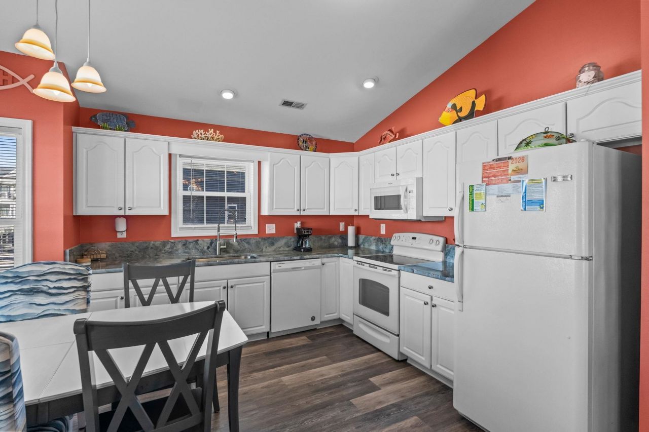 6001 - 1563 S Kings Hwy. Photo 20