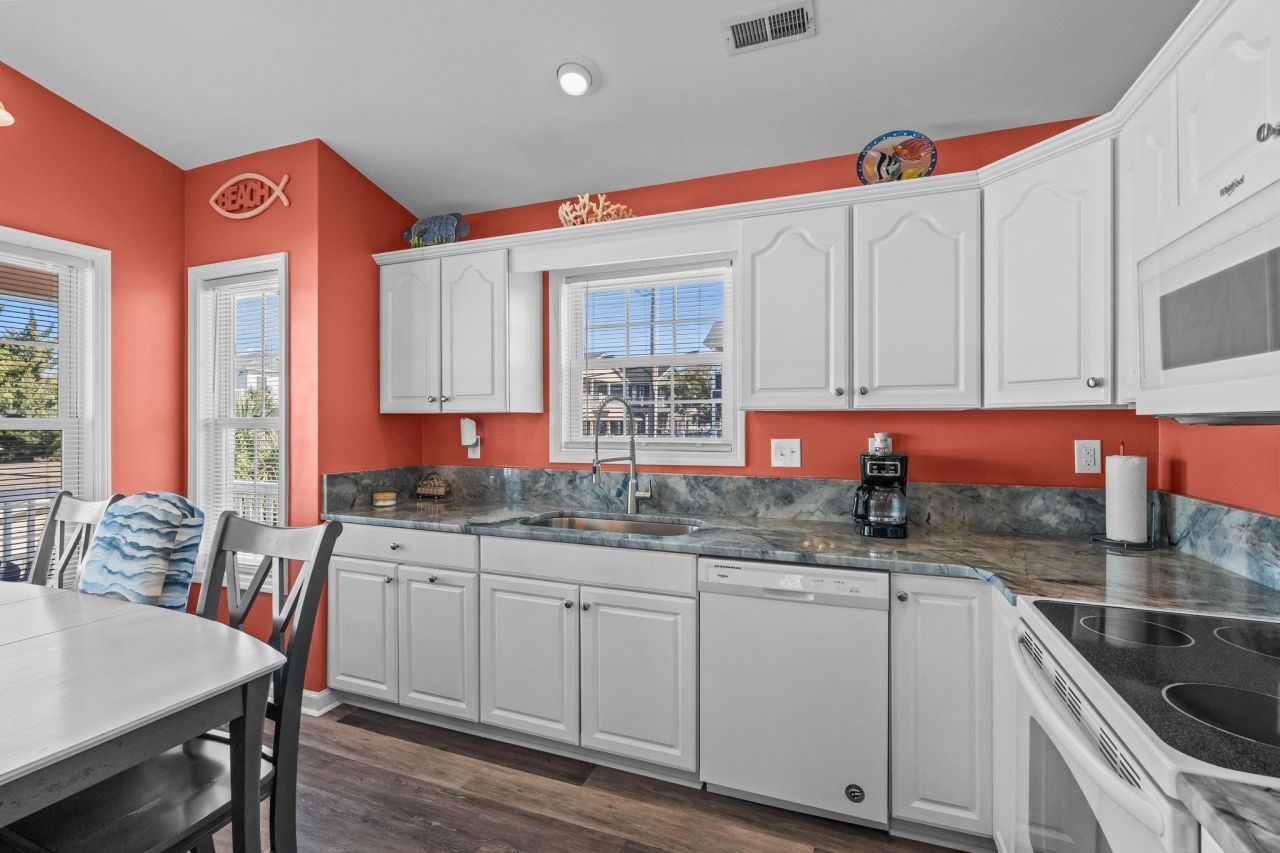 6001 - 1563 S Kings Hwy. Photo 21