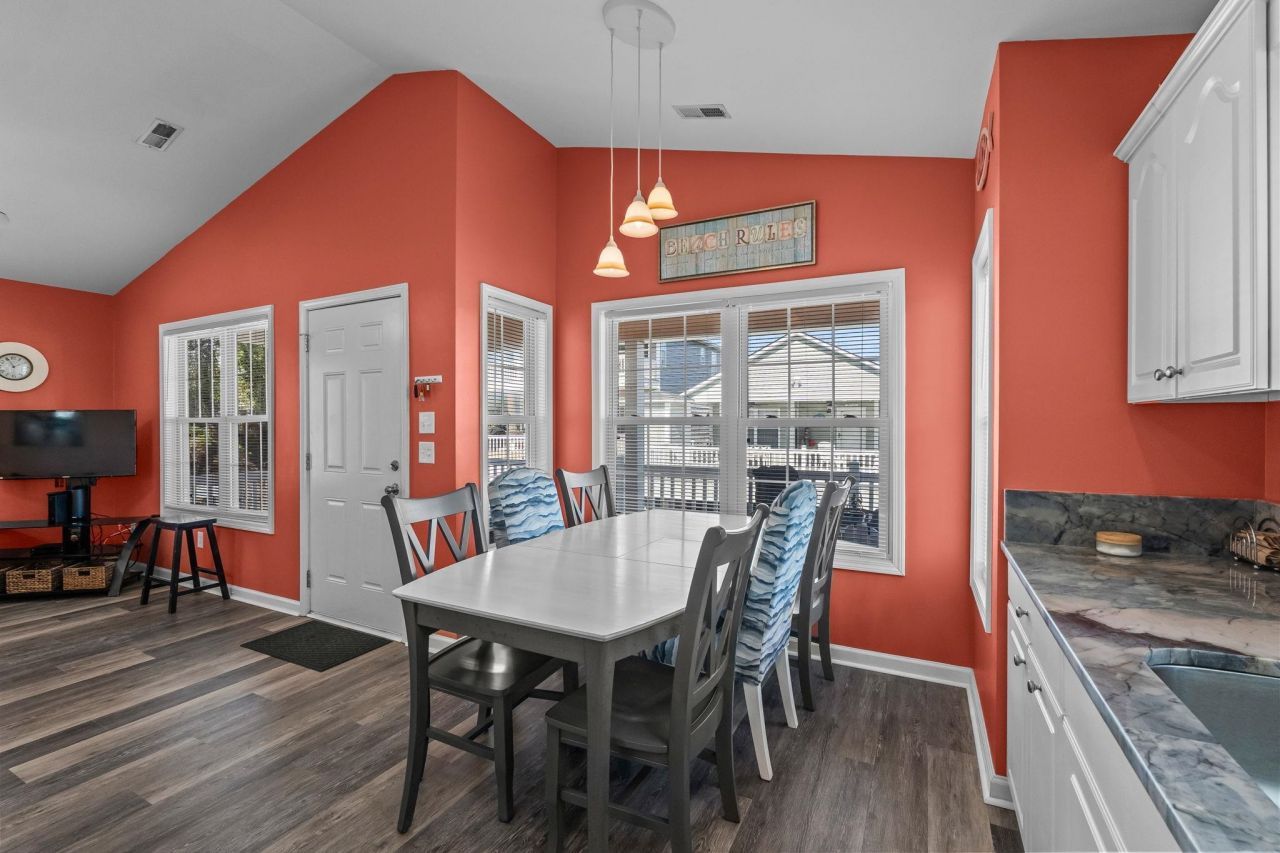 6001 - 1563 S Kings Hwy. Photo 24