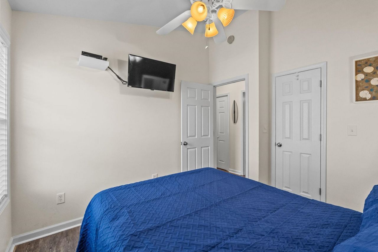 6001 - 1563 S Kings Hwy. Photo 32