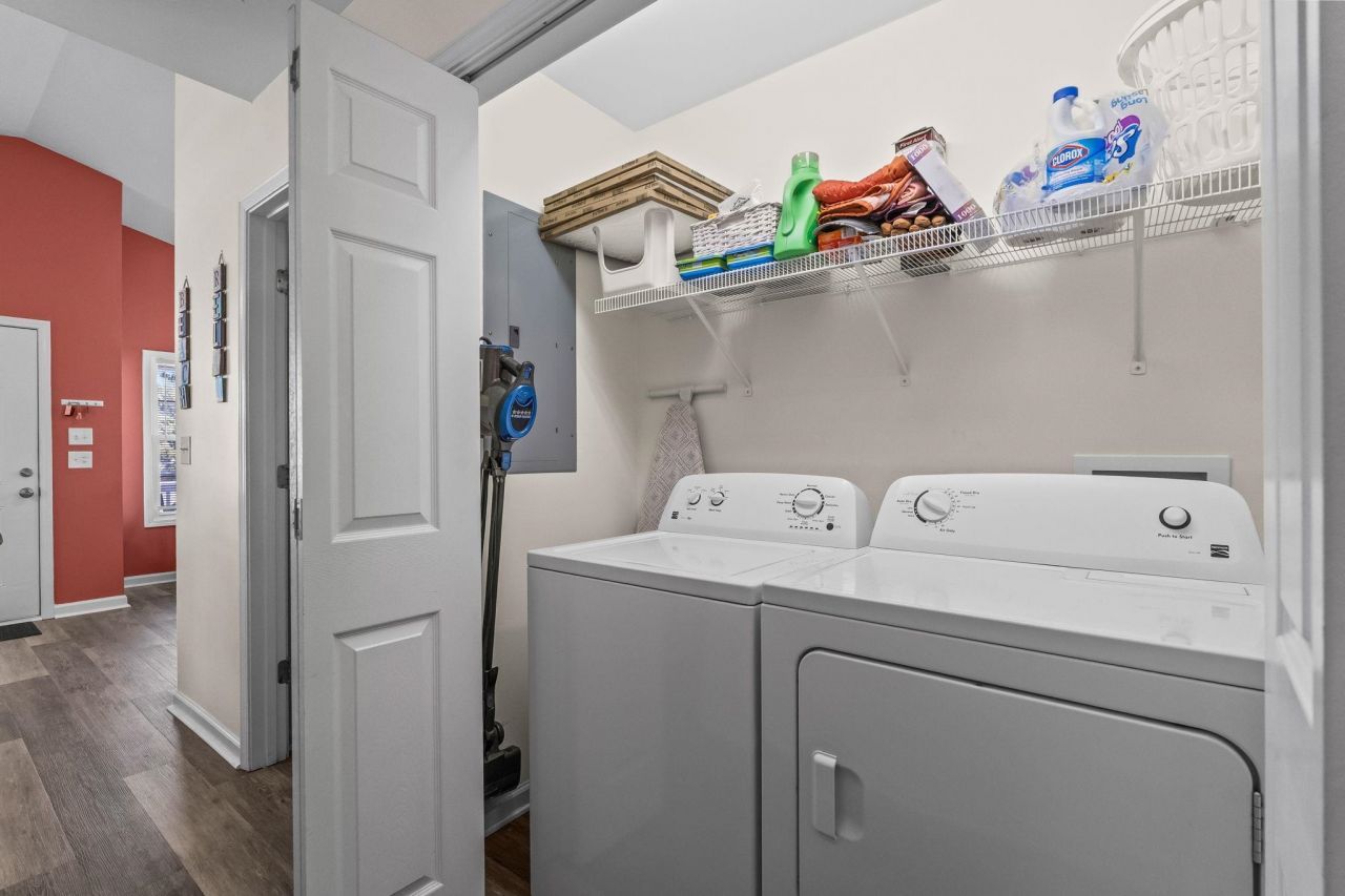 6001 - 1563 S Kings Hwy. Photo 36