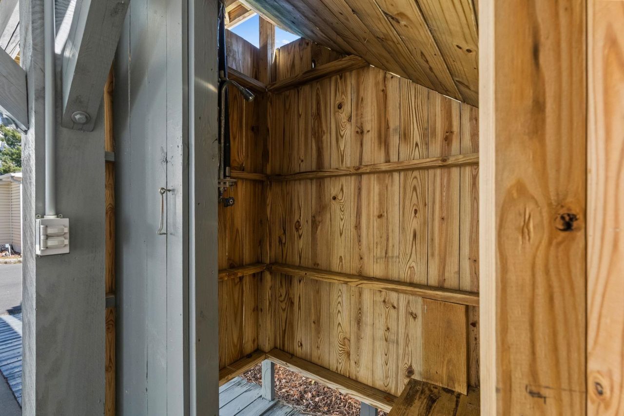 6001 - 1563 S Kings Hwy. Photo 37