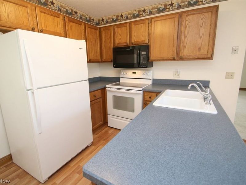 6694 Connecticut Colony Circle, Unit 47, Mentor, OH 44060 Photo 12