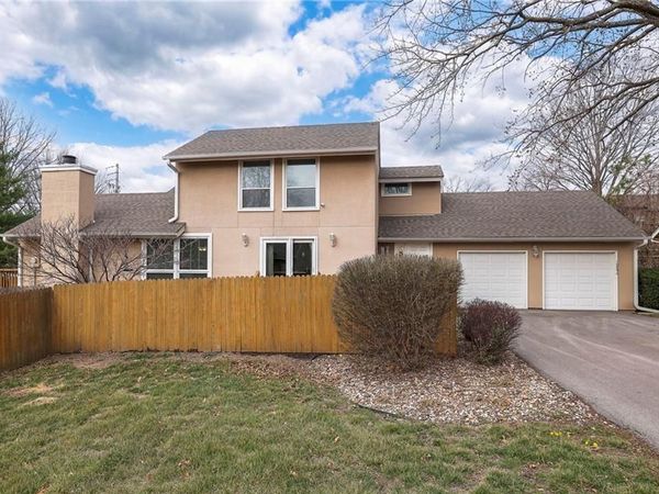 10890 Bradshaw Street, Overland Park, KS 66210