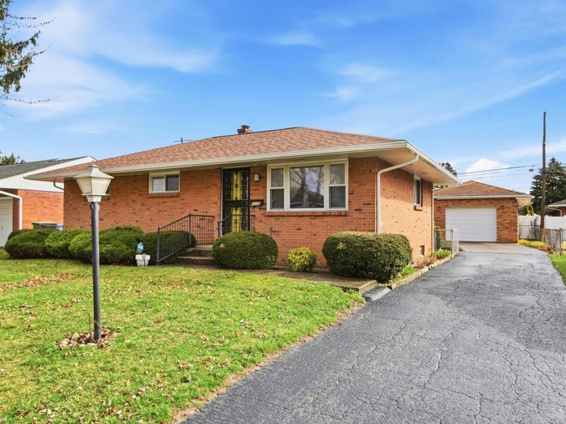 1116 Elaine Road , Columbus, OH 43227 Photo 2