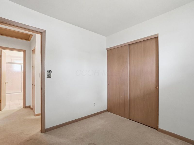 1116 Elaine Road , Columbus, OH 43227 Photo 28