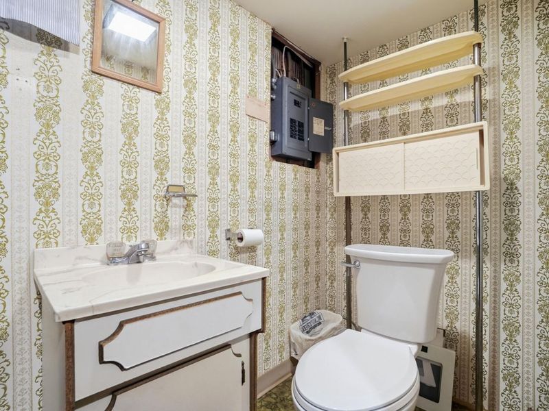 1116 Elaine Road , Columbus, OH 43227 Photo 37