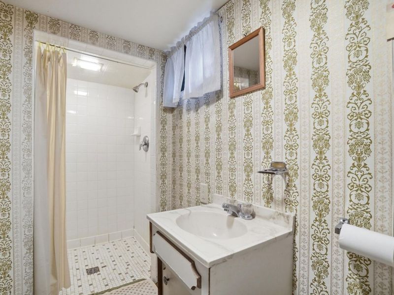 1116 Elaine Road , Columbus, OH 43227 Photo 38