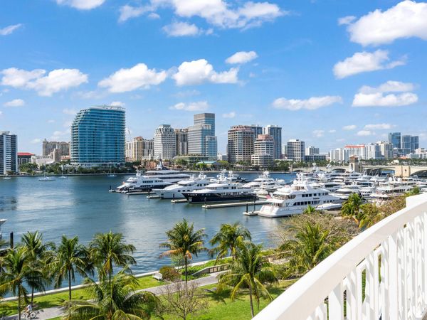 389 S Lake Drive, Unit Pha, Palm Beach, FL 33480