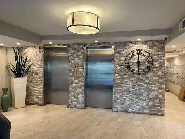 575 Oaks Lane, Unit 908, Pompano Beach, FL 33069 Photo