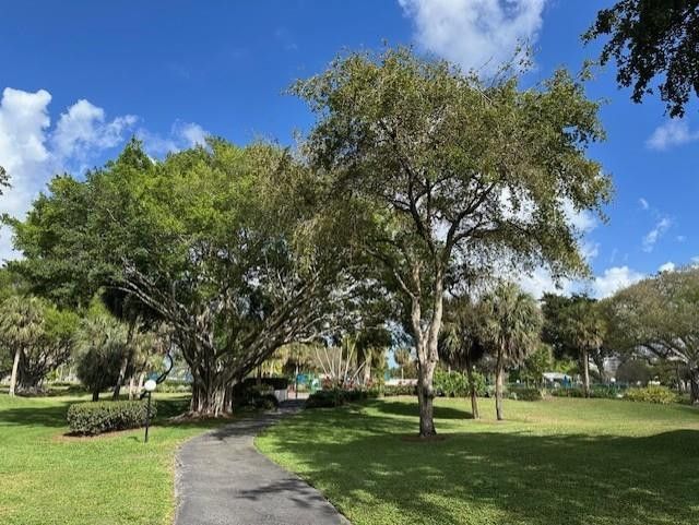 575 Oaks Lane, Unit 908, Pompano Beach, FL 33069 Photo