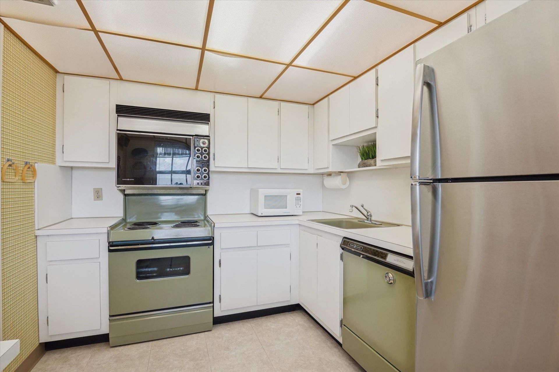 575 Oaks Lane, Unit 908, Pompano Beach, FL 33069 Photo