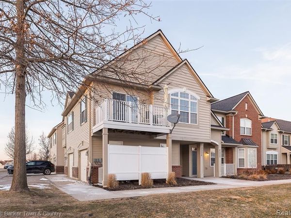 4324 Hampton Ridge Boulevard, Genoa Twp, MI 48843