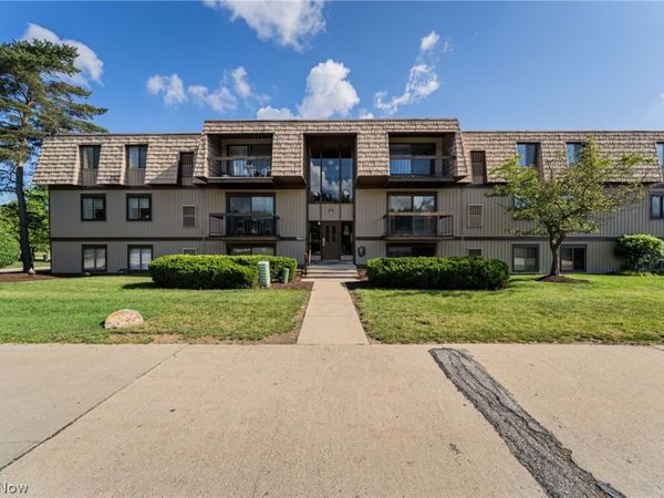 9611 Sunrise Boulevard , Unit K2, North Royalton, OH 44133