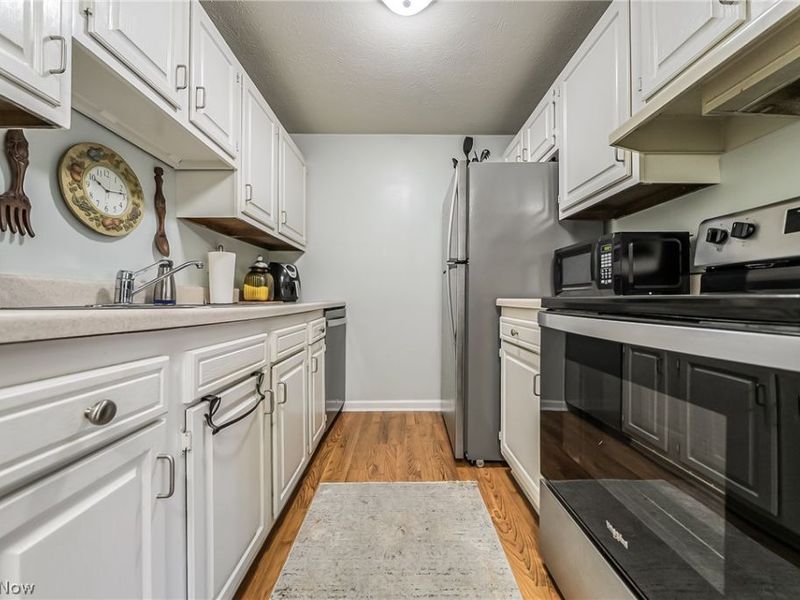 9611 Sunrise Boulevard , Unit K2, North Royalton, OH 44133 Photo 11