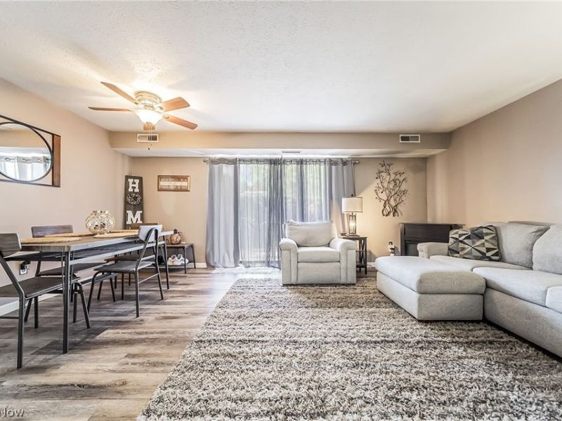 9611 Sunrise Boulevard , Unit K2, North Royalton, OH 44133 Photo 3