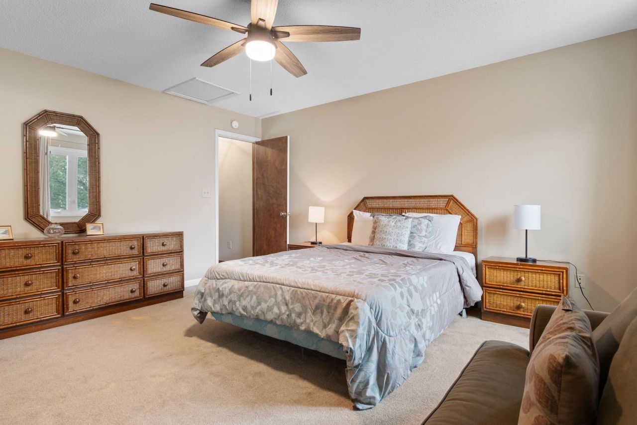 2010 Sand Dunes Dr. Photo 10