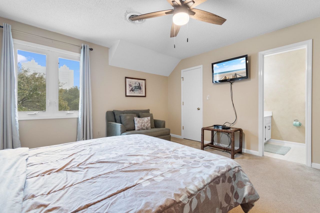 2010 Sand Dunes Dr. Photo 11